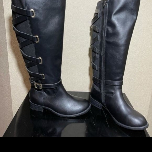 NWB Leather Boots size 6W - Picture 2 of 13